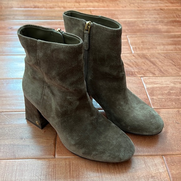 Tory Burch boots - Picture 2 of 10